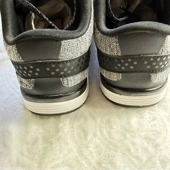 New Balance 577 Training Shoes Gray Black Women’s 7.5 - Picture 3 of 9